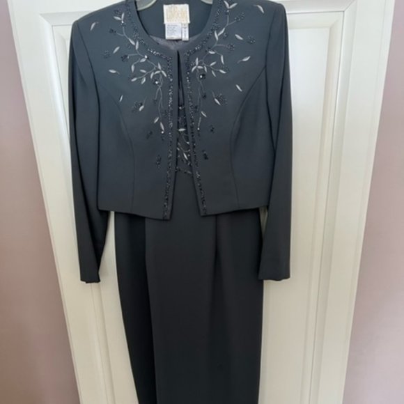 Labelle Mother of the groom wedding gown Size 6 - Picture 2 of 3